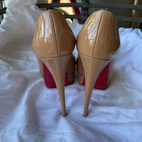 Christian Louboutin lady peep heels - Picture 4 of 14